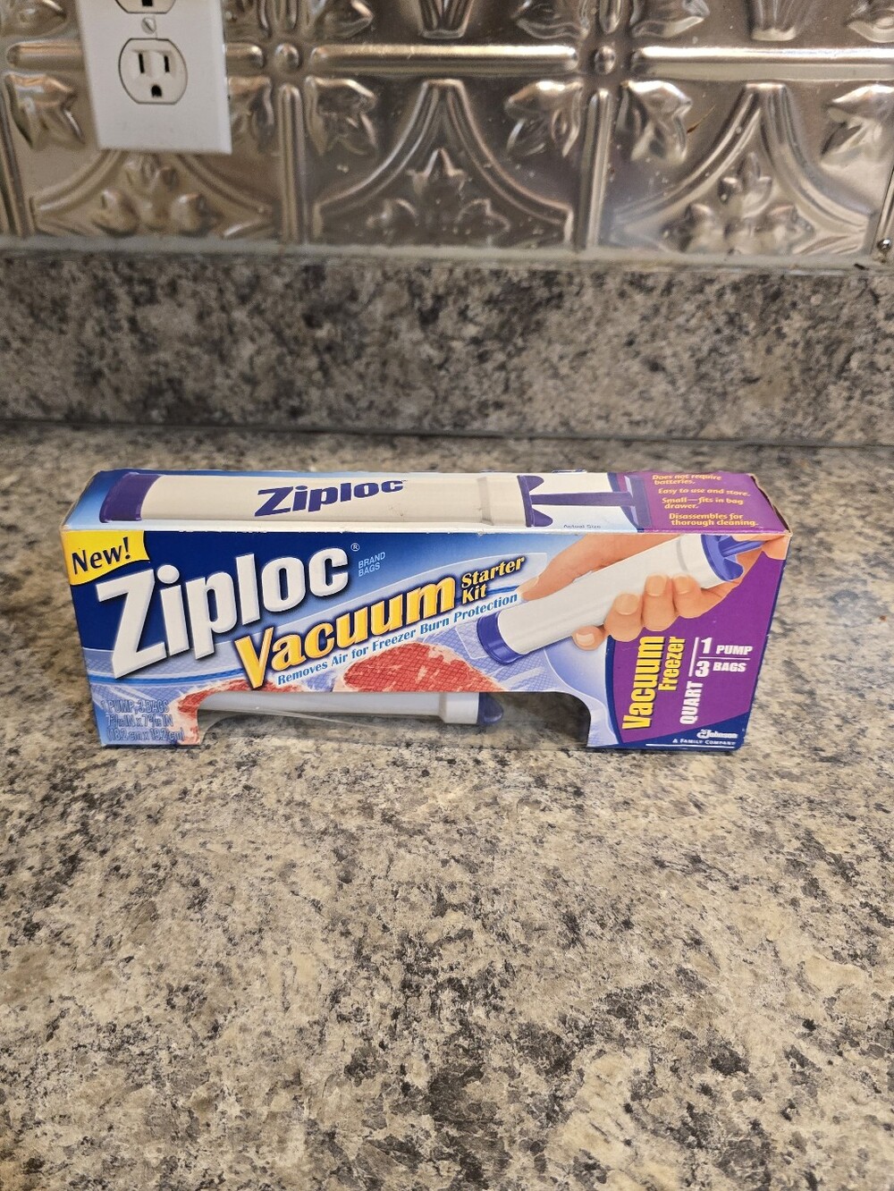 Ziploc Vacuum Sealer Starter Kit 1 Pump & 3 Quart Bags Discontinued